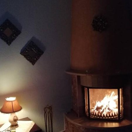 To Konaki Káto Loutrákion Exteriör bild